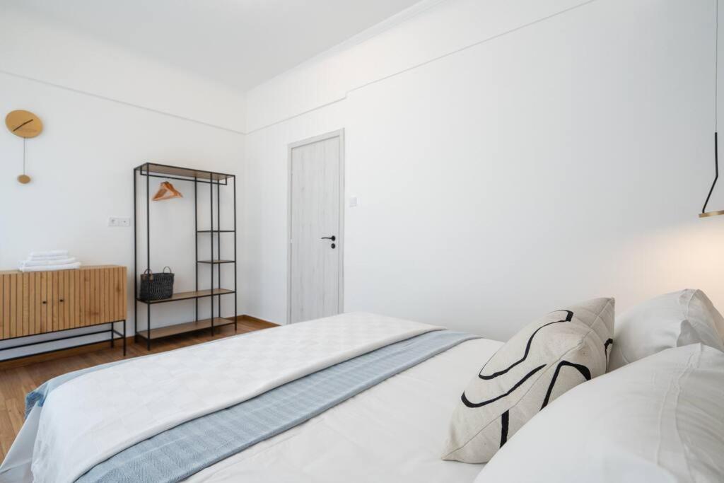 Prime Location Athens, Big Balcony *